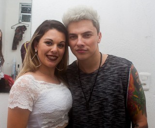 
<a style='margin-left: 5px;' class='btn btn-xs btn-social btn-facebook' href='https://www.facebook.com/sharer/sharer.php?u=https://galeramix.s01.web.getmuller.com.br/imagem/a73/800-800-90/conteudo/site_galerias/73/cachacada-do-ivonir-machado-pirao-com-linguica-tijucas-galeramix-156.jpg' rel='popup' data-width='500' data-height='400'><i class='fa fa-facebook'></i>Compartilhar <span class='hidden-xs'>no Facebook</span>
</a> 
<a class='btn btn-default btn-xs' target='_blank' href='imagem/a73/800-800-90/conteudo/site_galerias/73/cachacada-do-ivonir-machado-pirao-com-linguica-tijucas-galeramix-156.jpg'>
<span class='glyphicon glyphicon-cloud-download'></span> Salvar
</a>
