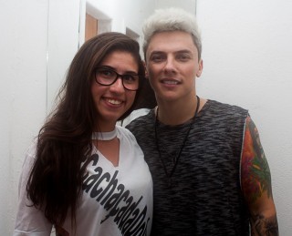 
<a style='margin-left: 5px;' class='btn btn-xs btn-social btn-facebook' href='https://www.facebook.com/sharer/sharer.php?u=https://galeramix.s01.web.getmuller.com.br/imagem/a73/800-800-90/conteudo/site_galerias/73/cachacada-do-ivonir-machado-pirao-com-linguica-tijucas-galeramix-161.jpg' rel='popup' data-width='500' data-height='400'><i class='fa fa-facebook'></i>Compartilhar <span class='hidden-xs'>no Facebook</span>
</a> 
<a class='btn btn-default btn-xs' target='_blank' href='imagem/a73/800-800-90/conteudo/site_galerias/73/cachacada-do-ivonir-machado-pirao-com-linguica-tijucas-galeramix-161.jpg'>
<span class='glyphicon glyphicon-cloud-download'></span> Salvar
</a>
