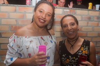 
<a style='margin-left: 5px;' class='btn btn-xs btn-social btn-facebook' href='https://www.facebook.com/sharer/sharer.php?u=https://galeramix.s01.web.getmuller.com.br/imagem/a73/800-800-90/conteudo/site_galerias/73/cachacada-do-ivonir-machado-pirao-com-linguica-tijucas-galeramix-163.jpg' rel='popup' data-width='500' data-height='400'><i class='fa fa-facebook'></i>Compartilhar <span class='hidden-xs'>no Facebook</span>
</a> 
<a class='btn btn-default btn-xs' target='_blank' href='imagem/a73/800-800-90/conteudo/site_galerias/73/cachacada-do-ivonir-machado-pirao-com-linguica-tijucas-galeramix-163.jpg'>
<span class='glyphicon glyphicon-cloud-download'></span> Salvar
</a>
