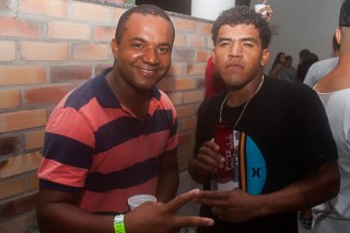 
<a style='margin-left: 5px;' class='btn btn-xs btn-social btn-facebook' href='https://www.facebook.com/sharer/sharer.php?u=https://galeramix.s01.web.getmuller.com.br/imagem/a73/800-800-90/conteudo/site_galerias/73/cachacada-do-ivonir-machado-pirao-com-linguica-tijucas-galeramix-164.jpg' rel='popup' data-width='500' data-height='400'><i class='fa fa-facebook'></i>Compartilhar <span class='hidden-xs'>no Facebook</span>
</a> 
<a class='btn btn-default btn-xs' target='_blank' href='imagem/a73/800-800-90/conteudo/site_galerias/73/cachacada-do-ivonir-machado-pirao-com-linguica-tijucas-galeramix-164.jpg'>
<span class='glyphicon glyphicon-cloud-download'></span> Salvar
</a>
