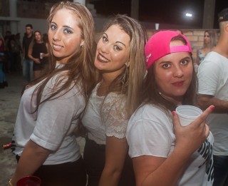 
<a style='margin-left: 5px;' class='btn btn-xs btn-social btn-facebook' href='https://www.facebook.com/sharer/sharer.php?u=https://galeramix.s01.web.getmuller.com.br/imagem/a73/800-800-90/conteudo/site_galerias/73/cachacada-do-ivonir-machado-pirao-com-linguica-tijucas-galeramix-172.jpg' rel='popup' data-width='500' data-height='400'><i class='fa fa-facebook'></i>Compartilhar <span class='hidden-xs'>no Facebook</span>
</a> 
<a class='btn btn-default btn-xs' target='_blank' href='imagem/a73/800-800-90/conteudo/site_galerias/73/cachacada-do-ivonir-machado-pirao-com-linguica-tijucas-galeramix-172.jpg'>
<span class='glyphicon glyphicon-cloud-download'></span> Salvar
</a>
