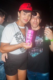 
<a style='margin-left: 5px;' class='btn btn-xs btn-social btn-facebook' href='https://www.facebook.com/sharer/sharer.php?u=https://galeramix.s01.web.getmuller.com.br/imagem/a73/800-800-90/conteudo/site_galerias/73/cachacada-do-ivonir-machado-pirao-com-linguica-tijucas-galeramix-175.jpg' rel='popup' data-width='500' data-height='400'><i class='fa fa-facebook'></i>Compartilhar <span class='hidden-xs'>no Facebook</span>
</a> 
<a class='btn btn-default btn-xs' target='_blank' href='imagem/a73/800-800-90/conteudo/site_galerias/73/cachacada-do-ivonir-machado-pirao-com-linguica-tijucas-galeramix-175.jpg'>
<span class='glyphicon glyphicon-cloud-download'></span> Salvar
</a>
