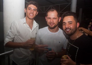 
<a style='margin-left: 5px;' class='btn btn-xs btn-social btn-facebook' href='https://www.facebook.com/sharer/sharer.php?u=https://galeramix.s01.web.getmuller.com.br/imagem/a73/800-800-90/conteudo/site_galerias/73/cachacada-do-ivonir-machado-pirao-com-linguica-tijucas-galeramix-193.jpg' rel='popup' data-width='500' data-height='400'><i class='fa fa-facebook'></i>Compartilhar <span class='hidden-xs'>no Facebook</span>
</a> 
<a class='btn btn-default btn-xs' target='_blank' href='imagem/a73/800-800-90/conteudo/site_galerias/73/cachacada-do-ivonir-machado-pirao-com-linguica-tijucas-galeramix-193.jpg'>
<span class='glyphicon glyphicon-cloud-download'></span> Salvar
</a>
