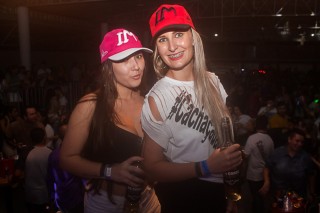 
<a style='margin-left: 5px;' class='btn btn-xs btn-social btn-facebook' href='https://www.facebook.com/sharer/sharer.php?u=https://galeramix.s01.web.getmuller.com.br/imagem/a73/800-800-90/conteudo/site_galerias/73/cachacada-do-ivonir-machado-pirao-com-linguica-tijucas-galeramix-208.jpg' rel='popup' data-width='500' data-height='400'><i class='fa fa-facebook'></i>Compartilhar <span class='hidden-xs'>no Facebook</span>
</a> 
<a class='btn btn-default btn-xs' target='_blank' href='imagem/a73/800-800-90/conteudo/site_galerias/73/cachacada-do-ivonir-machado-pirao-com-linguica-tijucas-galeramix-208.jpg'>
<span class='glyphicon glyphicon-cloud-download'></span> Salvar
</a>
