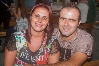 
<a style='margin-left: 5px;' class='btn btn-xs btn-social btn-facebook' href='https://www.facebook.com/sharer/sharer.php?u=https://galeramix.s01.web.getmuller.com.br/imagem/a73/800-800-90/conteudo/site_galerias/73/cachacada-do-ivonir-machado-pirao-com-linguica-tijucas-galeramix-21.jpg' rel='popup' data-width='500' data-height='400'><i class='fa fa-facebook'></i>Compartilhar <span class='hidden-xs'>no Facebook</span>
</a> 
<a class='btn btn-default btn-xs' target='_blank' href='imagem/a73/800-800-90/conteudo/site_galerias/73/cachacada-do-ivonir-machado-pirao-com-linguica-tijucas-galeramix-21.jpg'>
<span class='glyphicon glyphicon-cloud-download'></span> Salvar
</a>
