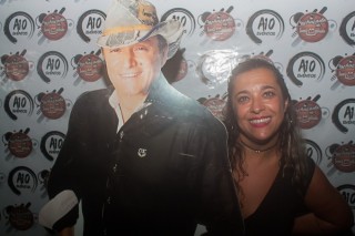 
<a style='margin-left: 5px;' class='btn btn-xs btn-social btn-facebook' href='https://www.facebook.com/sharer/sharer.php?u=https://galeramix.s01.web.getmuller.com.br/imagem/a73/800-800-90/conteudo/site_galerias/73/cachacada-do-ivonir-machado-pirao-com-linguica-tijucas-galeramix-217.jpg' rel='popup' data-width='500' data-height='400'><i class='fa fa-facebook'></i>Compartilhar <span class='hidden-xs'>no Facebook</span>
</a> 
<a class='btn btn-default btn-xs' target='_blank' href='imagem/a73/800-800-90/conteudo/site_galerias/73/cachacada-do-ivonir-machado-pirao-com-linguica-tijucas-galeramix-217.jpg'>
<span class='glyphicon glyphicon-cloud-download'></span> Salvar
</a>
