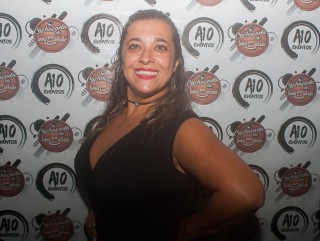 
<a style='margin-left: 5px;' class='btn btn-xs btn-social btn-facebook' href='https://www.facebook.com/sharer/sharer.php?u=https://galeramix.s01.web.getmuller.com.br/imagem/a73/800-800-90/conteudo/site_galerias/73/cachacada-do-ivonir-machado-pirao-com-linguica-tijucas-galeramix-219.jpg' rel='popup' data-width='500' data-height='400'><i class='fa fa-facebook'></i>Compartilhar <span class='hidden-xs'>no Facebook</span>
</a> 
<a class='btn btn-default btn-xs' target='_blank' href='imagem/a73/800-800-90/conteudo/site_galerias/73/cachacada-do-ivonir-machado-pirao-com-linguica-tijucas-galeramix-219.jpg'>
<span class='glyphicon glyphicon-cloud-download'></span> Salvar
</a>
