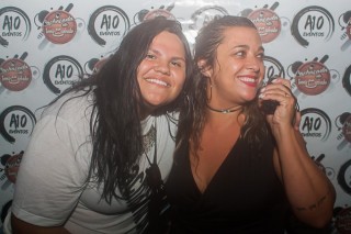 
<a style='margin-left: 5px;' class='btn btn-xs btn-social btn-facebook' href='https://www.facebook.com/sharer/sharer.php?u=https://galeramix.s01.web.getmuller.com.br/imagem/a73/800-800-90/conteudo/site_galerias/73/cachacada-do-ivonir-machado-pirao-com-linguica-tijucas-galeramix-220.jpg' rel='popup' data-width='500' data-height='400'><i class='fa fa-facebook'></i>Compartilhar <span class='hidden-xs'>no Facebook</span>
</a> 
<a class='btn btn-default btn-xs' target='_blank' href='imagem/a73/800-800-90/conteudo/site_galerias/73/cachacada-do-ivonir-machado-pirao-com-linguica-tijucas-galeramix-220.jpg'>
<span class='glyphicon glyphicon-cloud-download'></span> Salvar
</a>
