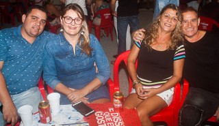 
<a style='margin-left: 5px;' class='btn btn-xs btn-social btn-facebook' href='https://www.facebook.com/sharer/sharer.php?u=https://galeramix.s01.web.getmuller.com.br/imagem/a73/800-800-90/conteudo/site_galerias/73/cachacada-do-ivonir-machado-pirao-com-linguica-tijucas-galeramix-27.jpg' rel='popup' data-width='500' data-height='400'><i class='fa fa-facebook'></i>Compartilhar <span class='hidden-xs'>no Facebook</span>
</a> 
<a class='btn btn-default btn-xs' target='_blank' href='imagem/a73/800-800-90/conteudo/site_galerias/73/cachacada-do-ivonir-machado-pirao-com-linguica-tijucas-galeramix-27.jpg'>
<span class='glyphicon glyphicon-cloud-download'></span> Salvar
</a>
