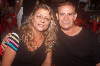 
<a style='margin-left: 5px;' class='btn btn-xs btn-social btn-facebook' href='https://www.facebook.com/sharer/sharer.php?u=https://galeramix.s01.web.getmuller.com.br/imagem/a73/800-800-90/conteudo/site_galerias/73/cachacada-do-ivonir-machado-pirao-com-linguica-tijucas-galeramix-29.jpg' rel='popup' data-width='500' data-height='400'><i class='fa fa-facebook'></i>Compartilhar <span class='hidden-xs'>no Facebook</span>
</a> 
<a class='btn btn-default btn-xs' target='_blank' href='imagem/a73/800-800-90/conteudo/site_galerias/73/cachacada-do-ivonir-machado-pirao-com-linguica-tijucas-galeramix-29.jpg'>
<span class='glyphicon glyphicon-cloud-download'></span> Salvar
</a>
