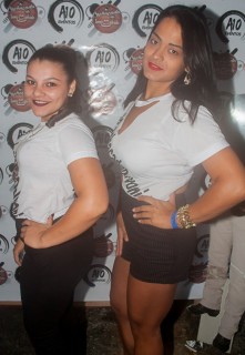 
<a style='margin-left: 5px;' class='btn btn-xs btn-social btn-facebook' href='https://www.facebook.com/sharer/sharer.php?u=https://galeramix.s01.web.getmuller.com.br/imagem/a73/800-800-90/conteudo/site_galerias/73/cachacada-do-ivonir-machado-pirao-com-linguica-tijucas-galeramix-48.jpg' rel='popup' data-width='500' data-height='400'><i class='fa fa-facebook'></i>Compartilhar <span class='hidden-xs'>no Facebook</span>
</a> 
<a class='btn btn-default btn-xs' target='_blank' href='imagem/a73/800-800-90/conteudo/site_galerias/73/cachacada-do-ivonir-machado-pirao-com-linguica-tijucas-galeramix-48.jpg'>
<span class='glyphicon glyphicon-cloud-download'></span> Salvar
</a>
