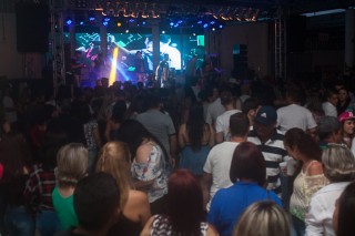 
<a style='margin-left: 5px;' class='btn btn-xs btn-social btn-facebook' href='https://www.facebook.com/sharer/sharer.php?u=https://galeramix.s01.web.getmuller.com.br/imagem/a73/800-800-90/conteudo/site_galerias/73/cachacada-do-ivonir-machado-pirao-com-linguica-tijucas-galeramix-51.jpg' rel='popup' data-width='500' data-height='400'><i class='fa fa-facebook'></i>Compartilhar <span class='hidden-xs'>no Facebook</span>
</a> 
<a class='btn btn-default btn-xs' target='_blank' href='imagem/a73/800-800-90/conteudo/site_galerias/73/cachacada-do-ivonir-machado-pirao-com-linguica-tijucas-galeramix-51.jpg'>
<span class='glyphicon glyphicon-cloud-download'></span> Salvar
</a>
