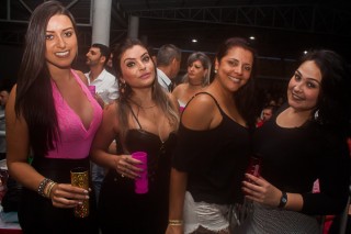 
<a style='margin-left: 5px;' class='btn btn-xs btn-social btn-facebook' href='https://www.facebook.com/sharer/sharer.php?u=https://galeramix.s01.web.getmuller.com.br/imagem/a73/800-800-90/conteudo/site_galerias/73/cachacada-do-ivonir-machado-pirao-com-linguica-tijucas-galeramix-57.jpg' rel='popup' data-width='500' data-height='400'><i class='fa fa-facebook'></i>Compartilhar <span class='hidden-xs'>no Facebook</span>
</a> 
<a class='btn btn-default btn-xs' target='_blank' href='imagem/a73/800-800-90/conteudo/site_galerias/73/cachacada-do-ivonir-machado-pirao-com-linguica-tijucas-galeramix-57.jpg'>
<span class='glyphicon glyphicon-cloud-download'></span> Salvar
</a>
