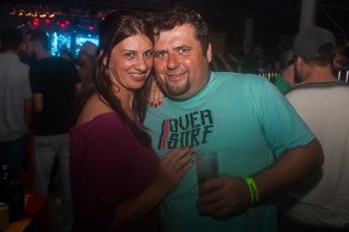 
<a style='margin-left: 5px;' class='btn btn-xs btn-social btn-facebook' href='https://www.facebook.com/sharer/sharer.php?u=https://galeramix.s01.web.getmuller.com.br/imagem/a73/800-800-90/conteudo/site_galerias/73/cachacada-do-ivonir-machado-pirao-com-linguica-tijucas-galeramix-60.jpg' rel='popup' data-width='500' data-height='400'><i class='fa fa-facebook'></i>Compartilhar <span class='hidden-xs'>no Facebook</span>
</a> 
<a class='btn btn-default btn-xs' target='_blank' href='imagem/a73/800-800-90/conteudo/site_galerias/73/cachacada-do-ivonir-machado-pirao-com-linguica-tijucas-galeramix-60.jpg'>
<span class='glyphicon glyphicon-cloud-download'></span> Salvar
</a>
