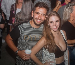 
<a style='margin-left: 5px;' class='btn btn-xs btn-social btn-facebook' href='https://www.facebook.com/sharer/sharer.php?u=https://galeramix.s01.web.getmuller.com.br/imagem/a73/800-800-90/conteudo/site_galerias/73/cachacada-do-ivonir-machado-pirao-com-linguica-tijucas-galeramix-93.jpg' rel='popup' data-width='500' data-height='400'><i class='fa fa-facebook'></i>Compartilhar <span class='hidden-xs'>no Facebook</span>
</a> 
<a class='btn btn-default btn-xs' target='_blank' href='imagem/a73/800-800-90/conteudo/site_galerias/73/cachacada-do-ivonir-machado-pirao-com-linguica-tijucas-galeramix-93.jpg'>
<span class='glyphicon glyphicon-cloud-download'></span> Salvar
</a>
