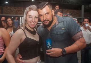 
<a style='margin-left: 5px;' class='btn btn-xs btn-social btn-facebook' href='https://www.facebook.com/sharer/sharer.php?u=https://galeramix.s01.web.getmuller.com.br/imagem/a73/800-800-90/conteudo/site_galerias/73/cachacada-do-ivonir-machado-pirao-com-linguica-tijucas-galeramix-94.jpg' rel='popup' data-width='500' data-height='400'><i class='fa fa-facebook'></i>Compartilhar <span class='hidden-xs'>no Facebook</span>
</a> 
<a class='btn btn-default btn-xs' target='_blank' href='imagem/a73/800-800-90/conteudo/site_galerias/73/cachacada-do-ivonir-machado-pirao-com-linguica-tijucas-galeramix-94.jpg'>
<span class='glyphicon glyphicon-cloud-download'></span> Salvar
</a>
