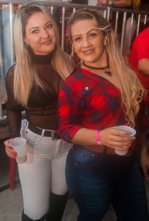 
<a style='margin-left: 5px;' class='btn btn-xs btn-social btn-facebook' href='https://www.facebook.com/sharer/sharer.php?u=https://galeramix.s01.web.getmuller.com.br/imagem/a73/800-800-90/conteudo/site_galerias/73/cachacada-do-ivonir-machado-pirao-com-linguica-tijucas-galeramix-97.jpg' rel='popup' data-width='500' data-height='400'><i class='fa fa-facebook'></i>Compartilhar <span class='hidden-xs'>no Facebook</span>
</a> 
<a class='btn btn-default btn-xs' target='_blank' href='imagem/a73/800-800-90/conteudo/site_galerias/73/cachacada-do-ivonir-machado-pirao-com-linguica-tijucas-galeramix-97.jpg'>
<span class='glyphicon glyphicon-cloud-download'></span> Salvar
</a>
