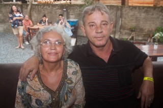 
<a style='margin-left: 5px;' class='btn btn-xs btn-social btn-facebook' href='https://www.facebook.com/sharer/sharer.php?u=https://galeramix.s01.web.getmuller.com.br/imagem/a74/800-800-90/conteudo/site_galerias/74/feijoada-magnatas-galera-mix-35.jpg' rel='popup' data-width='500' data-height='400'><i class='fa fa-facebook'></i>Compartilhar <span class='hidden-xs'>no Facebook</span>
</a> 
<a class='btn btn-default btn-xs' target='_blank' href='imagem/a74/800-800-90/conteudo/site_galerias/74/feijoada-magnatas-galera-mix-35.jpg'>
<span class='glyphicon glyphicon-cloud-download'></span> Salvar
</a>
