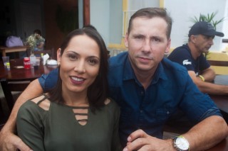 
<a style='margin-left: 5px;' class='btn btn-xs btn-social btn-facebook' href='https://www.facebook.com/sharer/sharer.php?u=https://galeramix.s01.web.getmuller.com.br/imagem/a74/800-800-90/conteudo/site_galerias/74/feijoada-magnatas-galera-mix-47.jpg' rel='popup' data-width='500' data-height='400'><i class='fa fa-facebook'></i>Compartilhar <span class='hidden-xs'>no Facebook</span>
</a> 
<a class='btn btn-default btn-xs' target='_blank' href='imagem/a74/800-800-90/conteudo/site_galerias/74/feijoada-magnatas-galera-mix-47.jpg'>
<span class='glyphicon glyphicon-cloud-download'></span> Salvar
</a>
