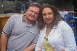 
<a style='margin-left: 5px;' class='btn btn-xs btn-social btn-facebook' href='https://www.facebook.com/sharer/sharer.php?u=https://galeramix.s01.web.getmuller.com.br/imagem/a74/800-800-90/conteudo/site_galerias/74/feijoada-magnatas-galera-mix-52.jpg' rel='popup' data-width='500' data-height='400'><i class='fa fa-facebook'></i>Compartilhar <span class='hidden-xs'>no Facebook</span>
</a> 
<a class='btn btn-default btn-xs' target='_blank' href='imagem/a74/800-800-90/conteudo/site_galerias/74/feijoada-magnatas-galera-mix-52.jpg'>
<span class='glyphicon glyphicon-cloud-download'></span> Salvar
</a>
