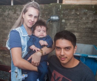 
<a style='margin-left: 5px;' class='btn btn-xs btn-social btn-facebook' href='https://www.facebook.com/sharer/sharer.php?u=https://galeramix.s01.web.getmuller.com.br/imagem/a74/800-800-90/conteudo/site_galerias/74/feijoada-magnatas-galera-mix-56.jpg' rel='popup' data-width='500' data-height='400'><i class='fa fa-facebook'></i>Compartilhar <span class='hidden-xs'>no Facebook</span>
</a> 
<a class='btn btn-default btn-xs' target='_blank' href='imagem/a74/800-800-90/conteudo/site_galerias/74/feijoada-magnatas-galera-mix-56.jpg'>
<span class='glyphicon glyphicon-cloud-download'></span> Salvar
</a>
