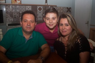 
<a style='margin-left: 5px;' class='btn btn-xs btn-social btn-facebook' href='https://www.facebook.com/sharer/sharer.php?u=https://galeramix.s01.web.getmuller.com.br/imagem/a74/800-800-90/conteudo/site_galerias/74/feijoada-magnatas-galera-mix-67.jpg' rel='popup' data-width='500' data-height='400'><i class='fa fa-facebook'></i>Compartilhar <span class='hidden-xs'>no Facebook</span>
</a> 
<a class='btn btn-default btn-xs' target='_blank' href='imagem/a74/800-800-90/conteudo/site_galerias/74/feijoada-magnatas-galera-mix-67.jpg'>
<span class='glyphicon glyphicon-cloud-download'></span> Salvar
</a>
