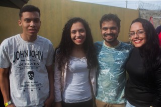 
<a style='margin-left: 5px;' class='btn btn-xs btn-social btn-facebook' href='https://www.facebook.com/sharer/sharer.php?u=https://galeramix.s01.web.getmuller.com.br/imagem/a74/800-800-90/conteudo/site_galerias/74/feijoada-magnatas-galera-mix-9.jpg' rel='popup' data-width='500' data-height='400'><i class='fa fa-facebook'></i>Compartilhar <span class='hidden-xs'>no Facebook</span>
</a> 
<a class='btn btn-default btn-xs' target='_blank' href='imagem/a74/800-800-90/conteudo/site_galerias/74/feijoada-magnatas-galera-mix-9.jpg'>
<span class='glyphicon glyphicon-cloud-download'></span> Salvar
</a>
