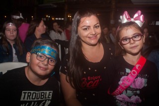 
            <a style='margin-left: 5px;' class='btn btn-xs btn-social btn-facebook' href='https://www.facebook.com/sharer/sharer.php?u=https://galeramix.s01.web.getmuller.com.br/imagem/a76/800-800-90/conteudo/site_galerias/76/felipe-neto-mega-fest-13.jpg' rel='popup' data-width='500' data-height='400'><i class='fa fa-facebook'></i>Compartilhar <span class='hidden-xs'>no Facebook</span>
        </a> 
        <a class='btn btn-default btn-xs' target='_blank' href='imagem/a76/800-800-90/conteudo/site_galerias/76/felipe-neto-mega-fest-13.jpg'>
            <span class='glyphicon glyphicon-cloud-download'></span> Salvar
        </a>
        