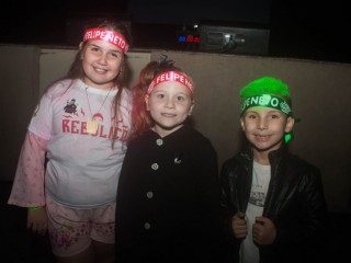 
<a style='margin-left: 5px;' class='btn btn-xs btn-social btn-facebook' href='https://www.facebook.com/sharer/sharer.php?u=https://galeramix.s01.web.getmuller.com.br/imagem/a76/800-800-90/conteudo/site_galerias/76/felipe-neto-mega-fest-21.jpg' rel='popup' data-width='500' data-height='400'><i class='fa fa-facebook'></i>Compartilhar <span class='hidden-xs'>no Facebook</span>
</a> 
<a class='btn btn-default btn-xs' target='_blank' href='imagem/a76/800-800-90/conteudo/site_galerias/76/felipe-neto-mega-fest-21.jpg'>
<span class='glyphicon glyphicon-cloud-download'></span> Salvar
</a>
