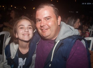 
<a style='margin-left: 5px;' class='btn btn-xs btn-social btn-facebook' href='https://www.facebook.com/sharer/sharer.php?u=https://galeramix.s01.web.getmuller.com.br/imagem/a76/800-800-90/conteudo/site_galerias/76/felipe-neto-mega-fest-31.jpg' rel='popup' data-width='500' data-height='400'><i class='fa fa-facebook'></i>Compartilhar <span class='hidden-xs'>no Facebook</span>
</a> 
<a class='btn btn-default btn-xs' target='_blank' href='imagem/a76/800-800-90/conteudo/site_galerias/76/felipe-neto-mega-fest-31.jpg'>
<span class='glyphicon glyphicon-cloud-download'></span> Salvar
</a>
