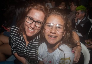 
<a style='margin-left: 5px;' class='btn btn-xs btn-social btn-facebook' href='https://www.facebook.com/sharer/sharer.php?u=https://galeramix.s01.web.getmuller.com.br/imagem/a76/800-800-90/conteudo/site_galerias/76/felipe-neto-mega-fest-33.jpg' rel='popup' data-width='500' data-height='400'><i class='fa fa-facebook'></i>Compartilhar <span class='hidden-xs'>no Facebook</span>
</a> 
<a class='btn btn-default btn-xs' target='_blank' href='imagem/a76/800-800-90/conteudo/site_galerias/76/felipe-neto-mega-fest-33.jpg'>
<span class='glyphicon glyphicon-cloud-download'></span> Salvar
</a>
