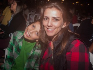 
<a style='margin-left: 5px;' class='btn btn-xs btn-social btn-facebook' href='https://www.facebook.com/sharer/sharer.php?u=https://galeramix.s01.web.getmuller.com.br/imagem/a76/800-800-90/conteudo/site_galerias/76/felipe-neto-mega-fest-41.jpg' rel='popup' data-width='500' data-height='400'><i class='fa fa-facebook'></i>Compartilhar <span class='hidden-xs'>no Facebook</span>
</a> 
<a class='btn btn-default btn-xs' target='_blank' href='imagem/a76/800-800-90/conteudo/site_galerias/76/felipe-neto-mega-fest-41.jpg'>
<span class='glyphicon glyphicon-cloud-download'></span> Salvar
</a>
