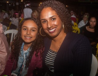 
<a style='margin-left: 5px;' class='btn btn-xs btn-social btn-facebook' href='https://www.facebook.com/sharer/sharer.php?u=https://galeramix.s01.web.getmuller.com.br/imagem/a76/800-800-90/conteudo/site_galerias/76/felipe-neto-mega-fest-44.jpg' rel='popup' data-width='500' data-height='400'><i class='fa fa-facebook'></i>Compartilhar <span class='hidden-xs'>no Facebook</span>
</a> 
<a class='btn btn-default btn-xs' target='_blank' href='imagem/a76/800-800-90/conteudo/site_galerias/76/felipe-neto-mega-fest-44.jpg'>
<span class='glyphicon glyphicon-cloud-download'></span> Salvar
</a>
