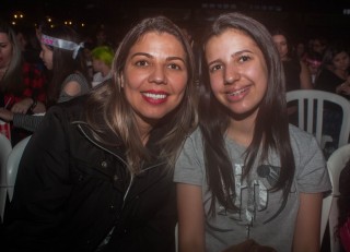 
<a style='margin-left: 5px;' class='btn btn-xs btn-social btn-facebook' href='https://www.facebook.com/sharer/sharer.php?u=https://galeramix.s01.web.getmuller.com.br/imagem/a76/800-800-90/conteudo/site_galerias/76/felipe-neto-mega-fest-46.jpg' rel='popup' data-width='500' data-height='400'><i class='fa fa-facebook'></i>Compartilhar <span class='hidden-xs'>no Facebook</span>
</a> 
<a class='btn btn-default btn-xs' target='_blank' href='imagem/a76/800-800-90/conteudo/site_galerias/76/felipe-neto-mega-fest-46.jpg'>
<span class='glyphicon glyphicon-cloud-download'></span> Salvar
</a>
