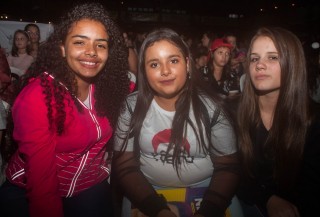 
<a style='margin-left: 5px;' class='btn btn-xs btn-social btn-facebook' href='https://www.facebook.com/sharer/sharer.php?u=https://galeramix.s01.web.getmuller.com.br/imagem/a76/800-800-90/conteudo/site_galerias/76/felipe-neto-mega-fest-47.jpg' rel='popup' data-width='500' data-height='400'><i class='fa fa-facebook'></i>Compartilhar <span class='hidden-xs'>no Facebook</span>
</a> 
<a class='btn btn-default btn-xs' target='_blank' href='imagem/a76/800-800-90/conteudo/site_galerias/76/felipe-neto-mega-fest-47.jpg'>
<span class='glyphicon glyphicon-cloud-download'></span> Salvar
</a>
