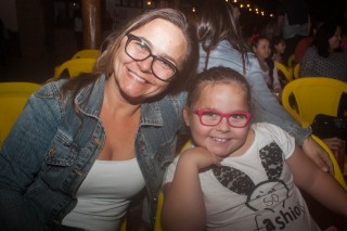 
<a style='margin-left: 5px;' class='btn btn-xs btn-social btn-facebook' href='https://www.facebook.com/sharer/sharer.php?u=https://galeramix.s01.web.getmuller.com.br/imagem/a76/800-800-90/conteudo/site_galerias/76/felipe-neto-mega-fest-49.jpg' rel='popup' data-width='500' data-height='400'><i class='fa fa-facebook'></i>Compartilhar <span class='hidden-xs'>no Facebook</span>
</a> 
<a class='btn btn-default btn-xs' target='_blank' href='imagem/a76/800-800-90/conteudo/site_galerias/76/felipe-neto-mega-fest-49.jpg'>
<span class='glyphicon glyphicon-cloud-download'></span> Salvar
</a>
