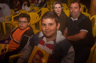 
<a style='margin-left: 5px;' class='btn btn-xs btn-social btn-facebook' href='https://www.facebook.com/sharer/sharer.php?u=https://galeramix.s01.web.getmuller.com.br/imagem/a76/800-800-90/conteudo/site_galerias/76/felipe-neto-mega-fest-57.jpg' rel='popup' data-width='500' data-height='400'><i class='fa fa-facebook'></i>Compartilhar <span class='hidden-xs'>no Facebook</span>
</a> 
<a class='btn btn-default btn-xs' target='_blank' href='imagem/a76/800-800-90/conteudo/site_galerias/76/felipe-neto-mega-fest-57.jpg'>
<span class='glyphicon glyphicon-cloud-download'></span> Salvar
</a>
