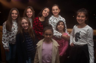 
<a style='margin-left: 5px;' class='btn btn-xs btn-social btn-facebook' href='https://www.facebook.com/sharer/sharer.php?u=https://galeramix.s01.web.getmuller.com.br/imagem/a76/800-800-90/conteudo/site_galerias/76/felipe-neto-mega-fest-64.jpg' rel='popup' data-width='500' data-height='400'><i class='fa fa-facebook'></i>Compartilhar <span class='hidden-xs'>no Facebook</span>
</a> 
<a class='btn btn-default btn-xs' target='_blank' href='imagem/a76/800-800-90/conteudo/site_galerias/76/felipe-neto-mega-fest-64.jpg'>
<span class='glyphicon glyphicon-cloud-download'></span> Salvar
</a>
