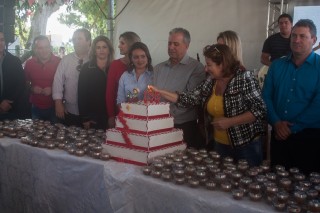 
<a style='margin-left: 5px;' class='btn btn-xs btn-social btn-facebook' href='https://www.facebook.com/sharer/sharer.php?u=https://galeramix.s01.web.getmuller.com.br/imagem/a77/800-800-90/conteudo/site_galerias/77/aniversario-de-tijucas-galera-mix-casarao-gallotti-106.jpg' rel='popup' data-width='500' data-height='400'><i class='fa fa-facebook'></i>Compartilhar <span class='hidden-xs'>no Facebook</span>
</a> 
<a class='btn btn-default btn-xs' target='_blank' href='imagem/a77/800-800-90/conteudo/site_galerias/77/aniversario-de-tijucas-galera-mix-casarao-gallotti-106.jpg'>
<span class='glyphicon glyphicon-cloud-download'></span> Salvar
</a>
