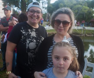 
<a style='margin-left: 5px;' class='btn btn-xs btn-social btn-facebook' href='https://www.facebook.com/sharer/sharer.php?u=https://galeramix.s01.web.getmuller.com.br/imagem/a77/800-800-90/conteudo/site_galerias/77/aniversario-de-tijucas-galera-mix-casarao-gallotti-123.jpg' rel='popup' data-width='500' data-height='400'><i class='fa fa-facebook'></i>Compartilhar <span class='hidden-xs'>no Facebook</span>
</a> 
<a class='btn btn-default btn-xs' target='_blank' href='imagem/a77/800-800-90/conteudo/site_galerias/77/aniversario-de-tijucas-galera-mix-casarao-gallotti-123.jpg'>
<span class='glyphicon glyphicon-cloud-download'></span> Salvar
</a>
