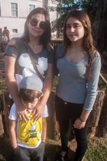 
<a style='margin-left: 5px;' class='btn btn-xs btn-social btn-facebook' href='https://www.facebook.com/sharer/sharer.php?u=https://galeramix.s01.web.getmuller.com.br/imagem/a77/800-800-90/conteudo/site_galerias/77/aniversario-de-tijucas-galera-mix-casarao-gallotti-124.jpg' rel='popup' data-width='500' data-height='400'><i class='fa fa-facebook'></i>Compartilhar <span class='hidden-xs'>no Facebook</span>
</a> 
<a class='btn btn-default btn-xs' target='_blank' href='imagem/a77/800-800-90/conteudo/site_galerias/77/aniversario-de-tijucas-galera-mix-casarao-gallotti-124.jpg'>
<span class='glyphicon glyphicon-cloud-download'></span> Salvar
</a>
