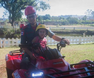 
<a style='margin-left: 5px;' class='btn btn-xs btn-social btn-facebook' href='https://www.facebook.com/sharer/sharer.php?u=https://galeramix.s01.web.getmuller.com.br/imagem/a77/800-800-90/conteudo/site_galerias/77/aniversario-de-tijucas-galera-mix-casarao-gallotti-24.jpg' rel='popup' data-width='500' data-height='400'><i class='fa fa-facebook'></i>Compartilhar <span class='hidden-xs'>no Facebook</span>
</a> 
<a class='btn btn-default btn-xs' target='_blank' href='imagem/a77/800-800-90/conteudo/site_galerias/77/aniversario-de-tijucas-galera-mix-casarao-gallotti-24.jpg'>
<span class='glyphicon glyphicon-cloud-download'></span> Salvar
</a>
