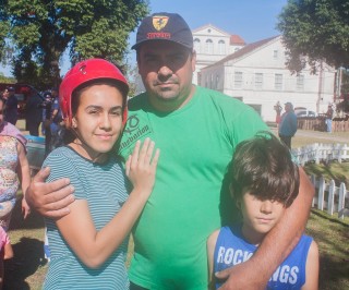 
<a style='margin-left: 5px;' class='btn btn-xs btn-social btn-facebook' href='https://www.facebook.com/sharer/sharer.php?u=https://galeramix.s01.web.getmuller.com.br/imagem/a77/800-800-90/conteudo/site_galerias/77/aniversario-de-tijucas-galera-mix-casarao-gallotti-28.jpg' rel='popup' data-width='500' data-height='400'><i class='fa fa-facebook'></i>Compartilhar <span class='hidden-xs'>no Facebook</span>
</a> 
<a class='btn btn-default btn-xs' target='_blank' href='imagem/a77/800-800-90/conteudo/site_galerias/77/aniversario-de-tijucas-galera-mix-casarao-gallotti-28.jpg'>
<span class='glyphicon glyphicon-cloud-download'></span> Salvar
</a>
