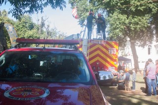 
<a style='margin-left: 5px;' class='btn btn-xs btn-social btn-facebook' href='https://www.facebook.com/sharer/sharer.php?u=https://galeramix.s01.web.getmuller.com.br/imagem/a77/800-800-90/conteudo/site_galerias/77/aniversario-de-tijucas-galera-mix-casarao-gallotti-3.jpg' rel='popup' data-width='500' data-height='400'><i class='fa fa-facebook'></i>Compartilhar <span class='hidden-xs'>no Facebook</span>
</a> 
<a class='btn btn-default btn-xs' target='_blank' href='imagem/a77/800-800-90/conteudo/site_galerias/77/aniversario-de-tijucas-galera-mix-casarao-gallotti-3.jpg'>
<span class='glyphicon glyphicon-cloud-download'></span> Salvar
</a>
