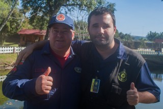 
<a style='margin-left: 5px;' class='btn btn-xs btn-social btn-facebook' href='https://www.facebook.com/sharer/sharer.php?u=https://galeramix.s01.web.getmuller.com.br/imagem/a77/800-800-90/conteudo/site_galerias/77/aniversario-de-tijucas-galera-mix-casarao-gallotti-30.jpg' rel='popup' data-width='500' data-height='400'><i class='fa fa-facebook'></i>Compartilhar <span class='hidden-xs'>no Facebook</span>
</a> 
<a class='btn btn-default btn-xs' target='_blank' href='imagem/a77/800-800-90/conteudo/site_galerias/77/aniversario-de-tijucas-galera-mix-casarao-gallotti-30.jpg'>
<span class='glyphicon glyphicon-cloud-download'></span> Salvar
</a>
