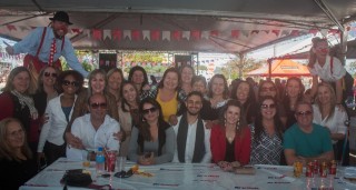 
<a style='margin-left: 5px;' class='btn btn-xs btn-social btn-facebook' href='https://www.facebook.com/sharer/sharer.php?u=https://galeramix.s01.web.getmuller.com.br/imagem/a77/800-800-90/conteudo/site_galerias/77/aniversario-de-tijucas-galera-mix-casarao-gallotti-41.jpg' rel='popup' data-width='500' data-height='400'><i class='fa fa-facebook'></i>Compartilhar <span class='hidden-xs'>no Facebook</span>
</a> 
<a class='btn btn-default btn-xs' target='_blank' href='imagem/a77/800-800-90/conteudo/site_galerias/77/aniversario-de-tijucas-galera-mix-casarao-gallotti-41.jpg'>
<span class='glyphicon glyphicon-cloud-download'></span> Salvar
</a>
