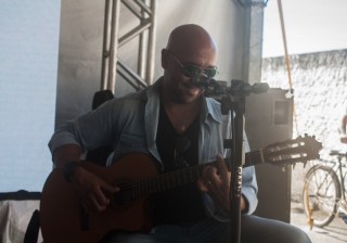 
<a style='margin-left: 5px;' class='btn btn-xs btn-social btn-facebook' href='https://www.facebook.com/sharer/sharer.php?u=https://galeramix.s01.web.getmuller.com.br/imagem/a77/800-800-90/conteudo/site_galerias/77/aniversario-de-tijucas-galera-mix-casarao-gallotti-73.jpg' rel='popup' data-width='500' data-height='400'><i class='fa fa-facebook'></i>Compartilhar <span class='hidden-xs'>no Facebook</span>
</a> 
<a class='btn btn-default btn-xs' target='_blank' href='imagem/a77/800-800-90/conteudo/site_galerias/77/aniversario-de-tijucas-galera-mix-casarao-gallotti-73.jpg'>
<span class='glyphicon glyphicon-cloud-download'></span> Salvar
</a>
