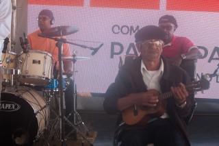 
<a style='margin-left: 5px;' class='btn btn-xs btn-social btn-facebook' href='https://www.facebook.com/sharer/sharer.php?u=https://galeramix.s01.web.getmuller.com.br/imagem/a77/800-800-90/conteudo/site_galerias/77/aniversario-de-tijucas-galera-mix-casarao-gallotti-74.jpg' rel='popup' data-width='500' data-height='400'><i class='fa fa-facebook'></i>Compartilhar <span class='hidden-xs'>no Facebook</span>
</a> 
<a class='btn btn-default btn-xs' target='_blank' href='imagem/a77/800-800-90/conteudo/site_galerias/77/aniversario-de-tijucas-galera-mix-casarao-gallotti-74.jpg'>
<span class='glyphicon glyphicon-cloud-download'></span> Salvar
</a>
