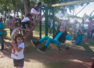 
<a style='margin-left: 5px;' class='btn btn-xs btn-social btn-facebook' href='https://www.facebook.com/sharer/sharer.php?u=https://galeramix.s01.web.getmuller.com.br/imagem/a77/800-800-90/conteudo/site_galerias/77/aniversario-de-tijucas-galera-mix-casarao-gallotti-78.jpg' rel='popup' data-width='500' data-height='400'><i class='fa fa-facebook'></i>Compartilhar <span class='hidden-xs'>no Facebook</span>
</a> 
<a class='btn btn-default btn-xs' target='_blank' href='imagem/a77/800-800-90/conteudo/site_galerias/77/aniversario-de-tijucas-galera-mix-casarao-gallotti-78.jpg'>
<span class='glyphicon glyphicon-cloud-download'></span> Salvar
</a>
