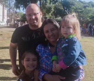 
<a style='margin-left: 5px;' class='btn btn-xs btn-social btn-facebook' href='https://www.facebook.com/sharer/sharer.php?u=https://galeramix.s01.web.getmuller.com.br/imagem/a77/800-800-90/conteudo/site_galerias/77/aniversario-de-tijucas-galera-mix-casarao-gallotti-91.jpg' rel='popup' data-width='500' data-height='400'><i class='fa fa-facebook'></i>Compartilhar <span class='hidden-xs'>no Facebook</span>
</a> 
<a class='btn btn-default btn-xs' target='_blank' href='imagem/a77/800-800-90/conteudo/site_galerias/77/aniversario-de-tijucas-galera-mix-casarao-gallotti-91.jpg'>
<span class='glyphicon glyphicon-cloud-download'></span> Salvar
</a>
